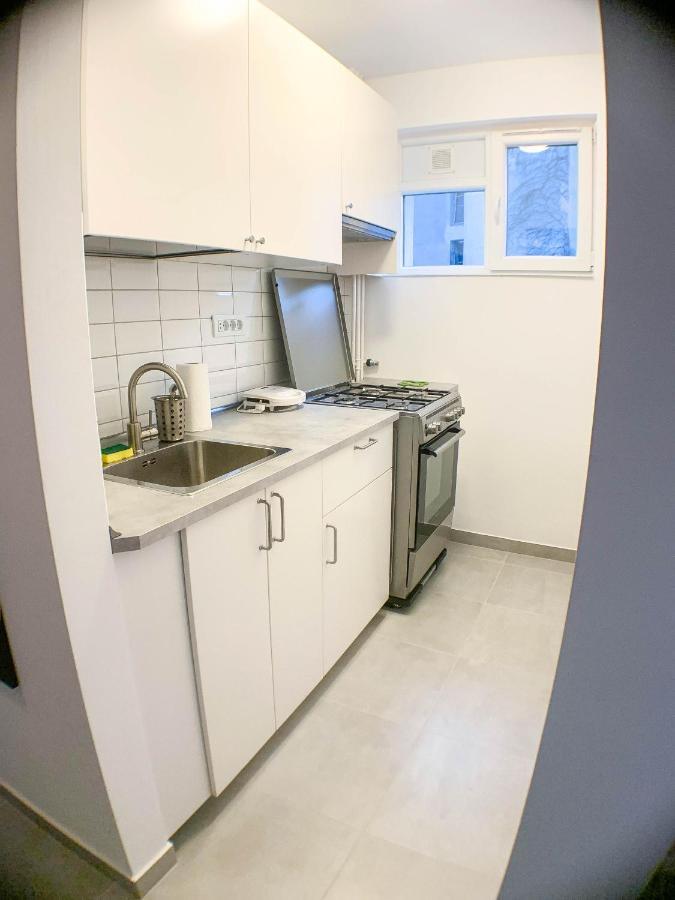 Luterana Studio Apartment Bukarest Eksteriør billede